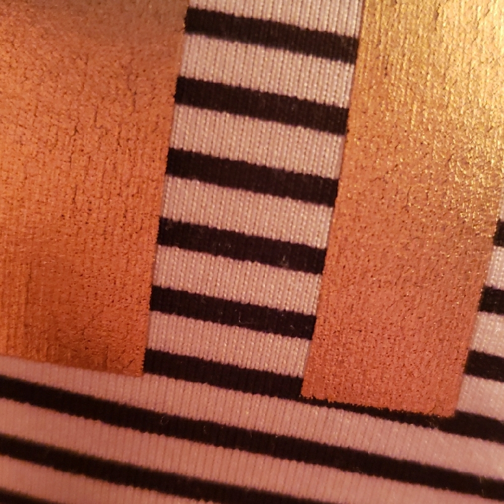 🧿PINK Victoria's Secret Black and Gold Striped Sports Bra - Picture 6 of 6